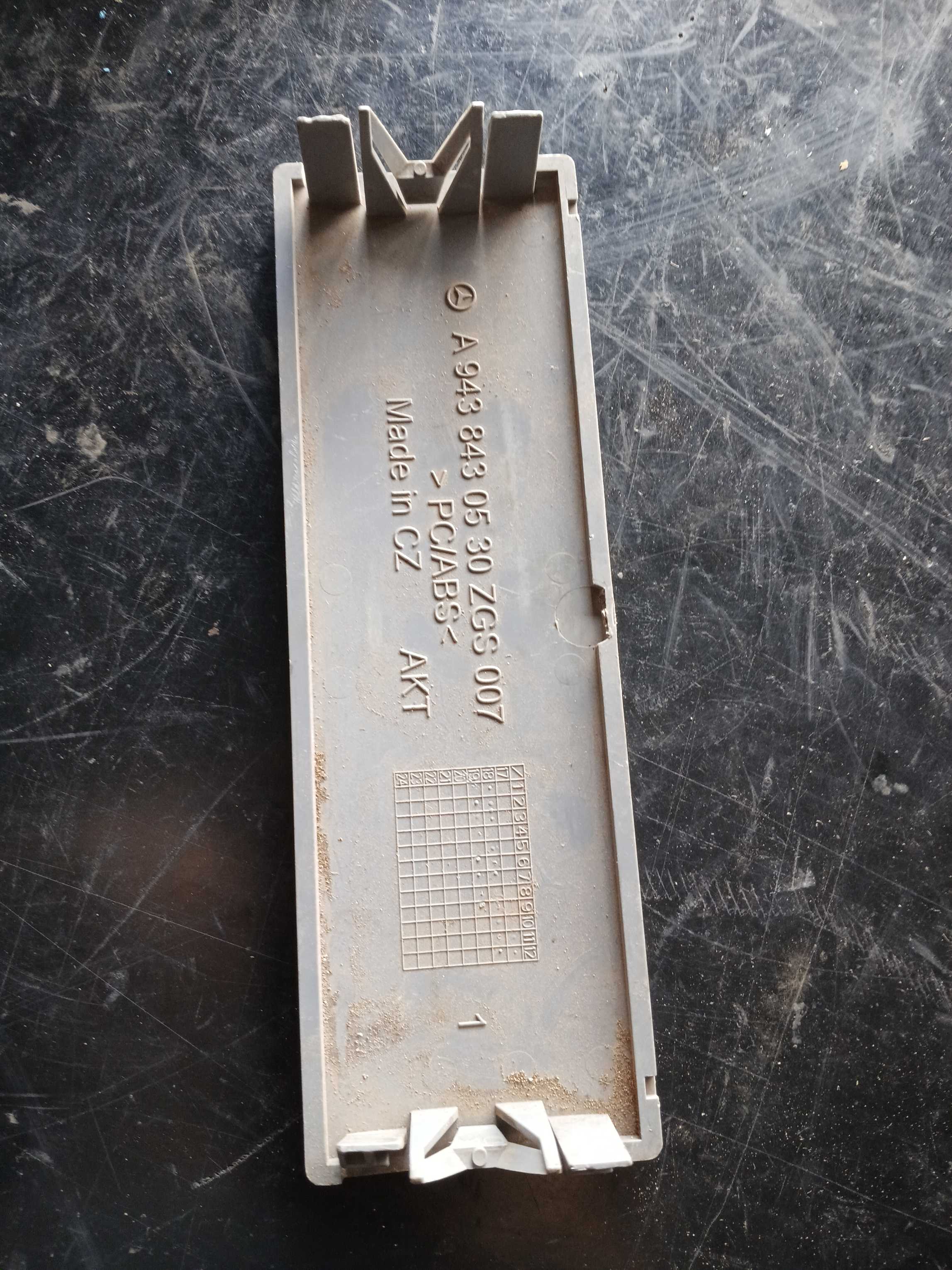 CAPA DO RADIO ORIGINAL MERCEDES ACTROS – A9438430530