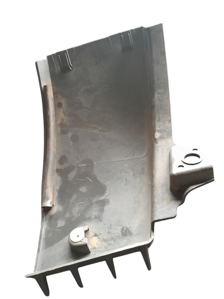 Acabamento Lateral Le Original Volvo Fh – 82835554
