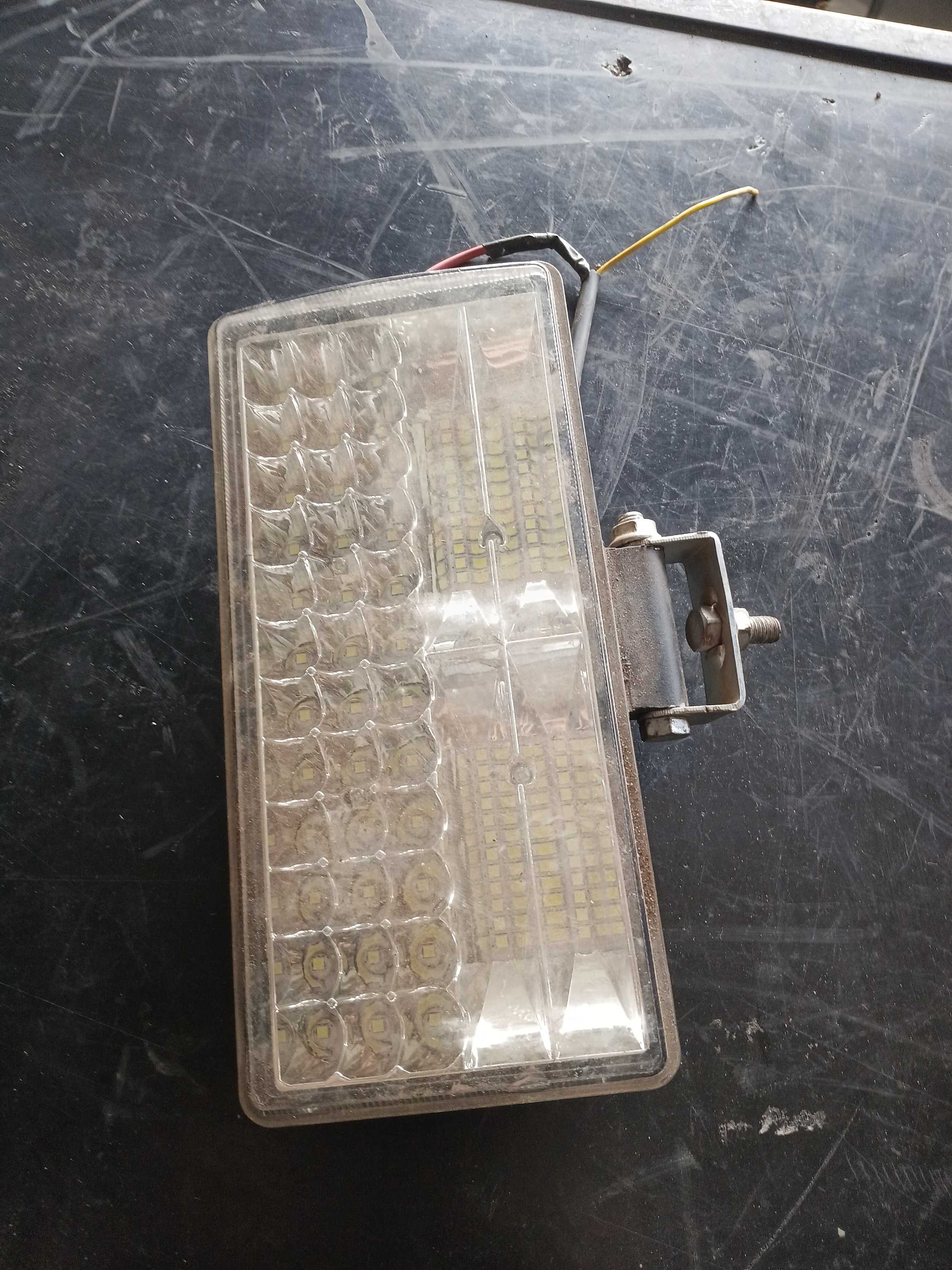 FAROL DE MILHA AUXILIAR UNIVERSAL