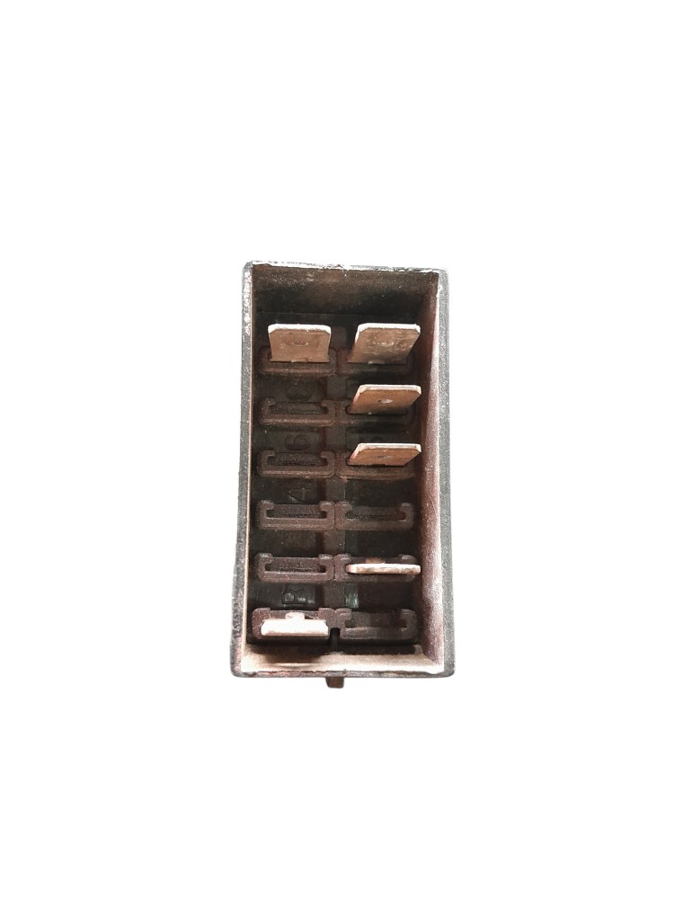 Interruptor Luz Interna Original Iveco Stralis – 504096442 2