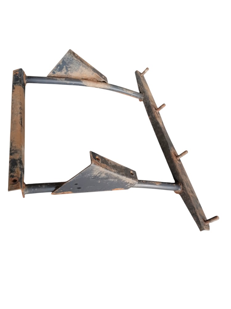 SUPORTE TRASEIRO PARALAMA ORIGINAL VW WORKER – 2T0821120 3