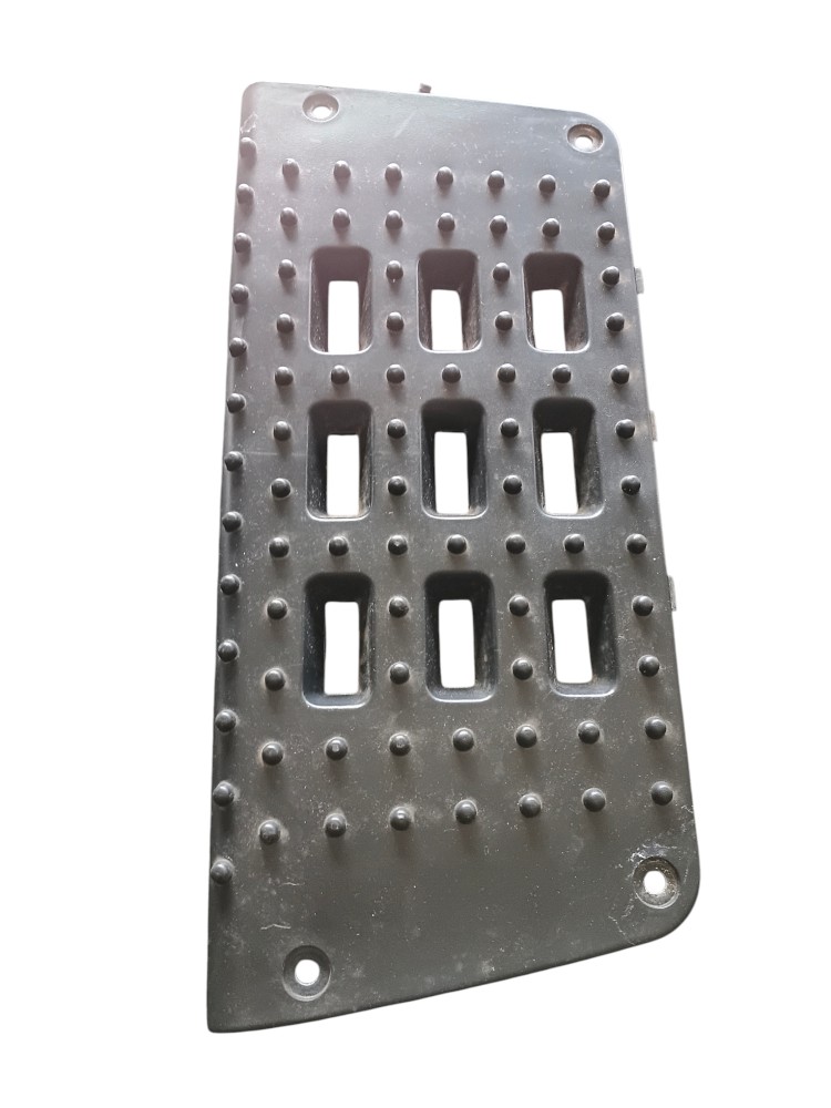 TAPETE ESTRIBO SUPERIOR LD VW CONSTELLATION – 2S2821686
