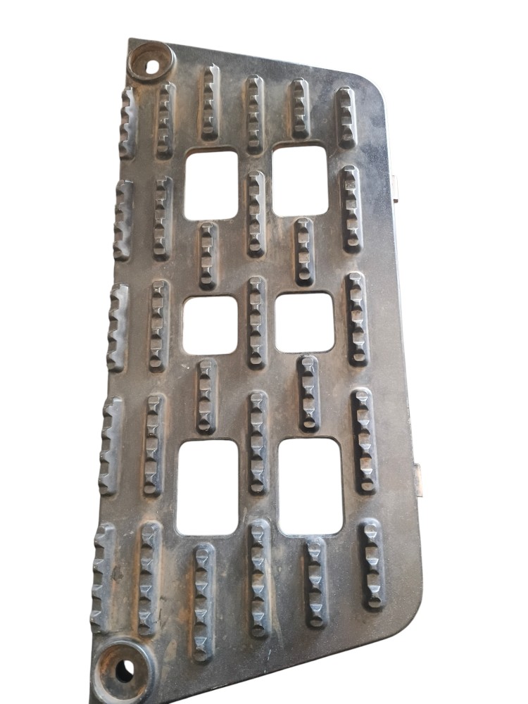 PISANTE ESTRIBO ORIGINAL MERCEDES BENZ ACTROS – A9436660028 2