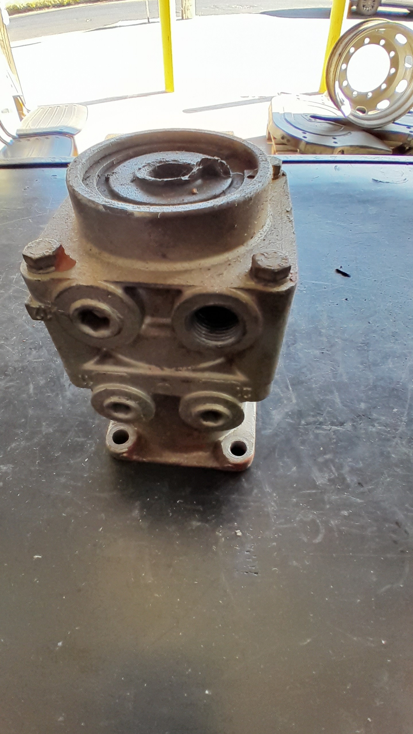 VÁLVULA PEDAL DE FREIO SCANIA 113 3