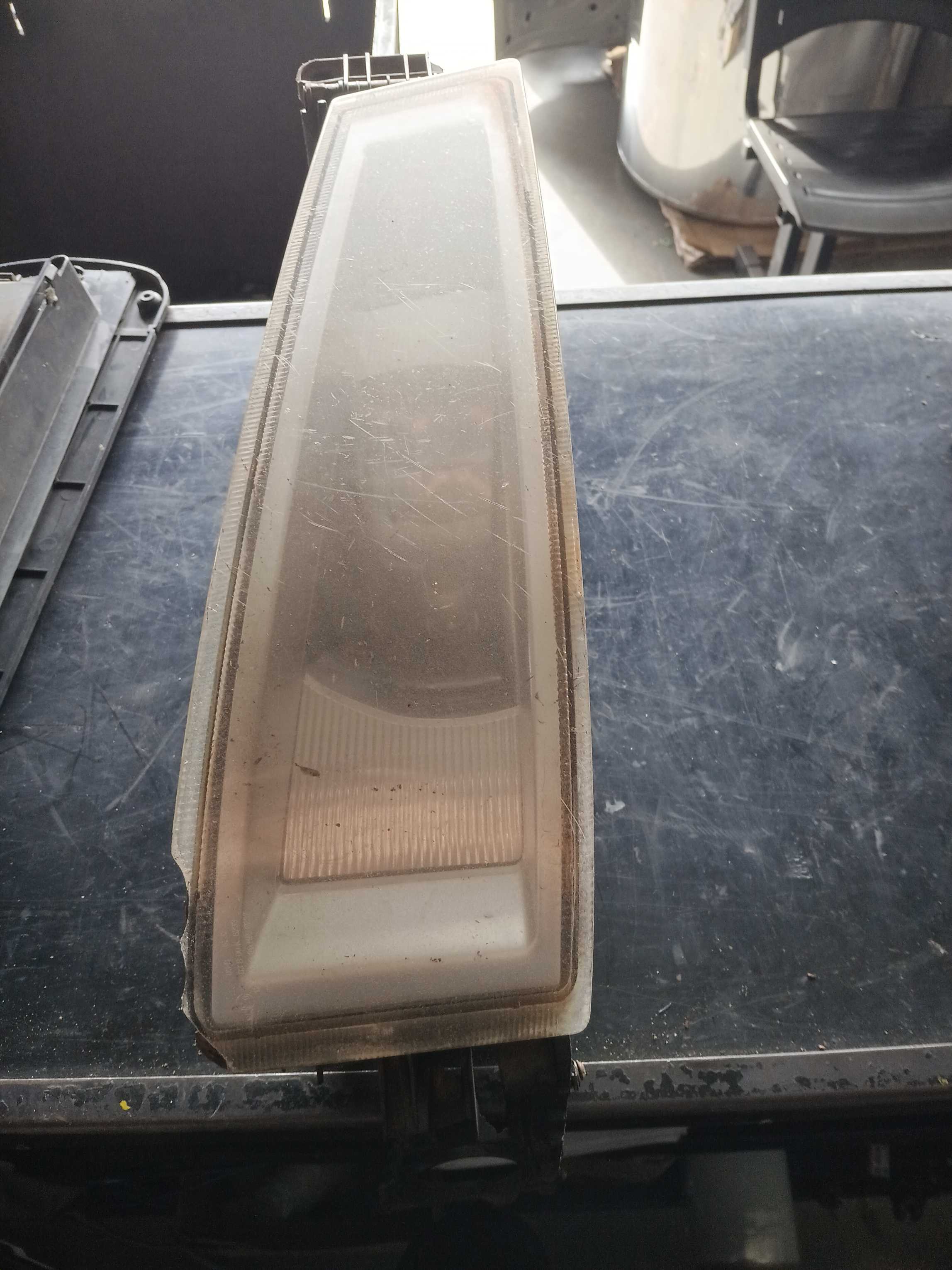 FAROL AUXILIAR MILHA ORIGINAL DAF CF