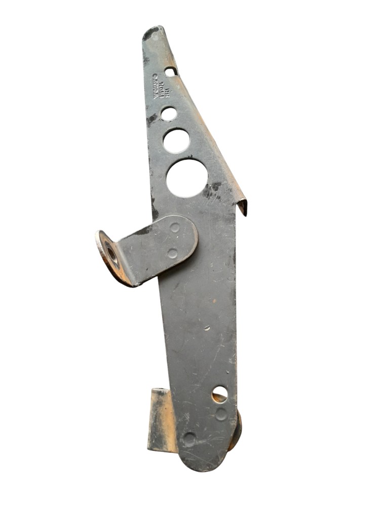 SUPORTE DO QUEBRA SOL EXTERNO ORIGINAL VOLVO FH – 8191274 5