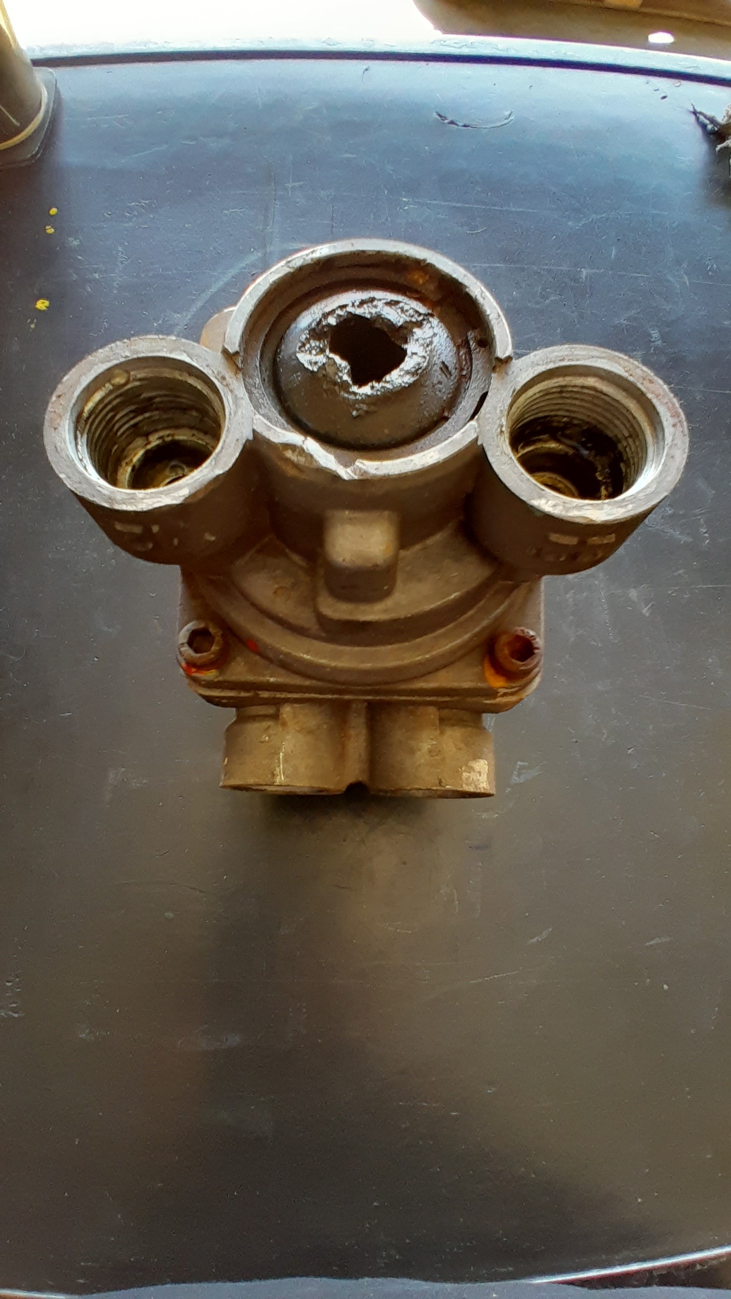 VÁLVULA PEDAL 22 MM x 1,5 MM MERCEDES BENZ – K007446 3