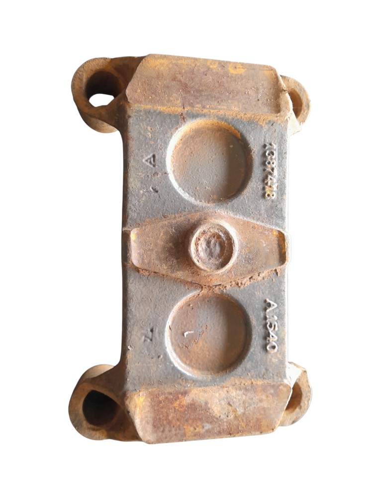 Suporte Feixe De Mola Fixação Diferencial Scania – 1387418 4