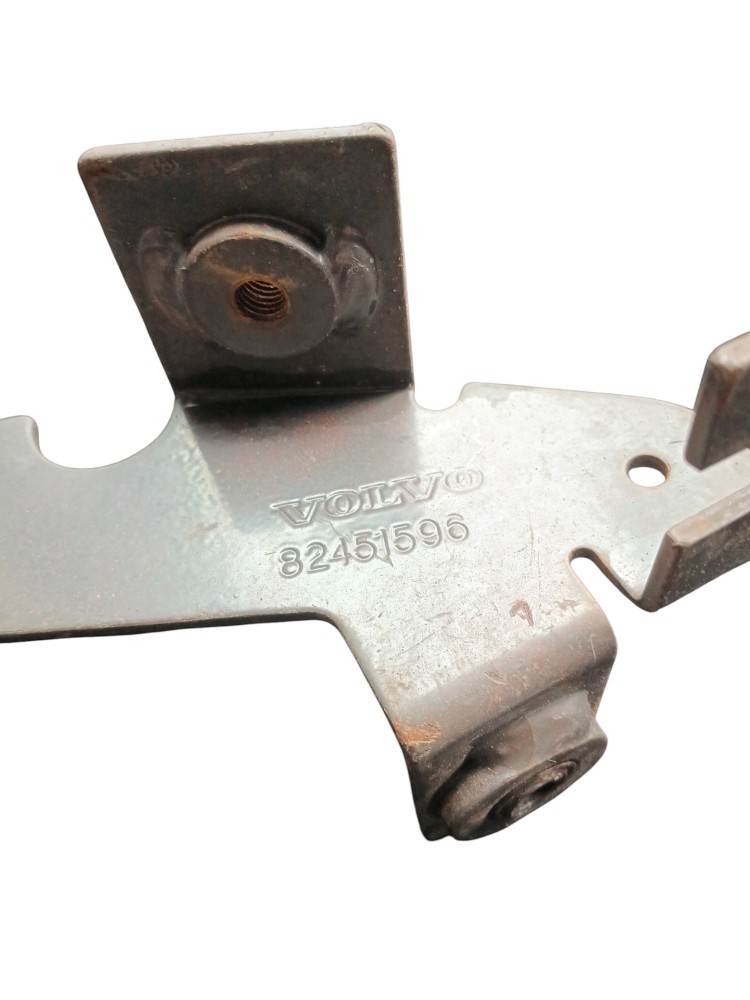 SUPORTE QUEBRA SOL EXTERNO ORIGINAL VOLVO FH – 82451596 2