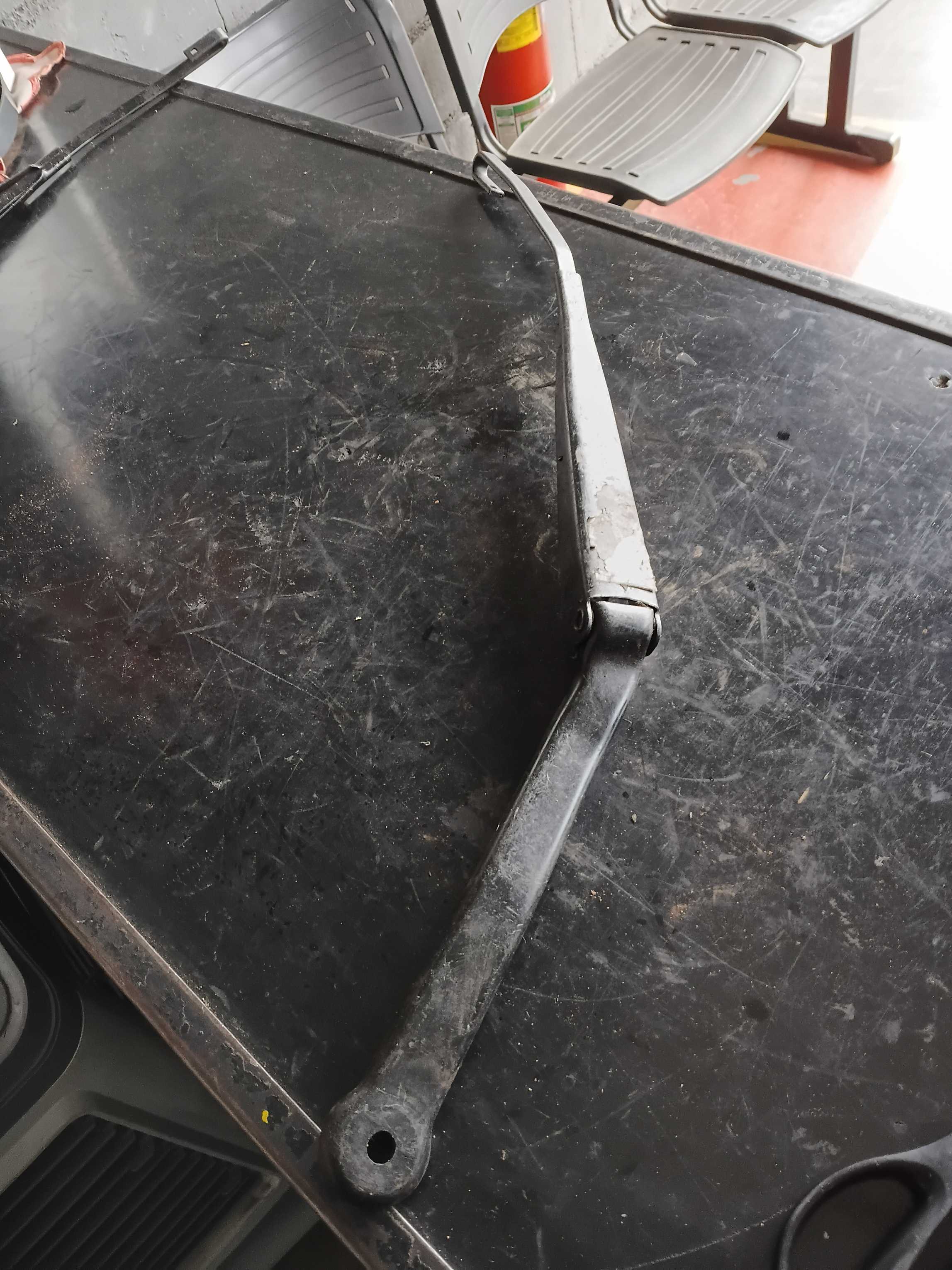 BRACO LIMPADOR PARABRISA ORIGINAL SCANIA S4 – 1864620