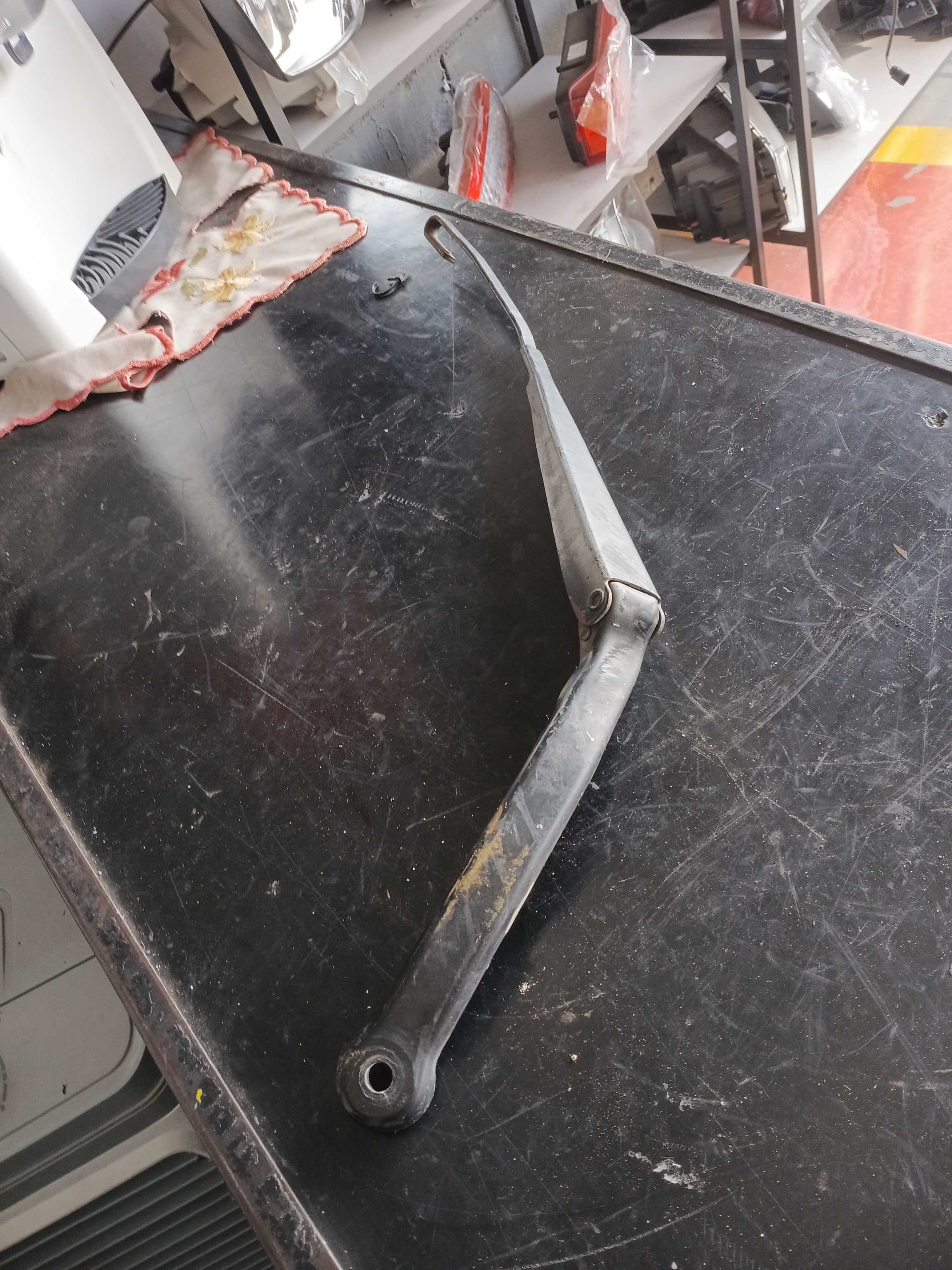 BRAÇO LIMPADOR PARABRISA ORIGINAL SCANIA S4 S5 – 1864620