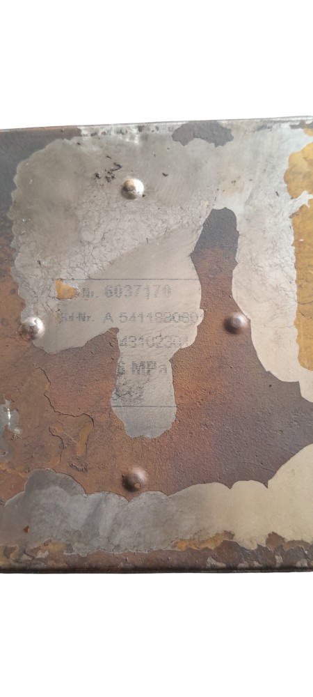 RADIADOR ÓLEO MOTOR ORIGINAL MERCEDES ACTROS – A5411880601 2