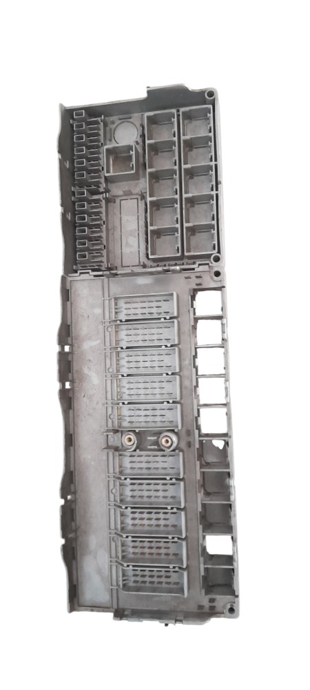 CAIXA FUSÍVEIS CENTRAL ORIGINAL SCANIA S4 – 1398062 2