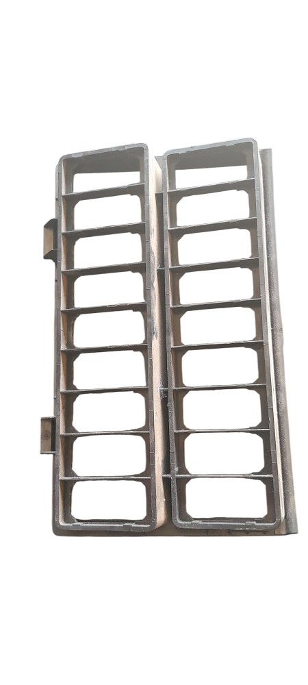 MOLDURA PAINEL INTERRUPTORES ORIGINAL MAN TGX – 2300015020