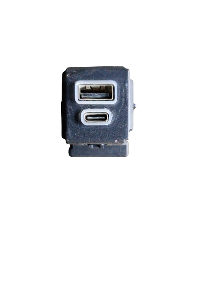 Tomada Console Usb Fiat Fastback Audace 2024 1.0 2