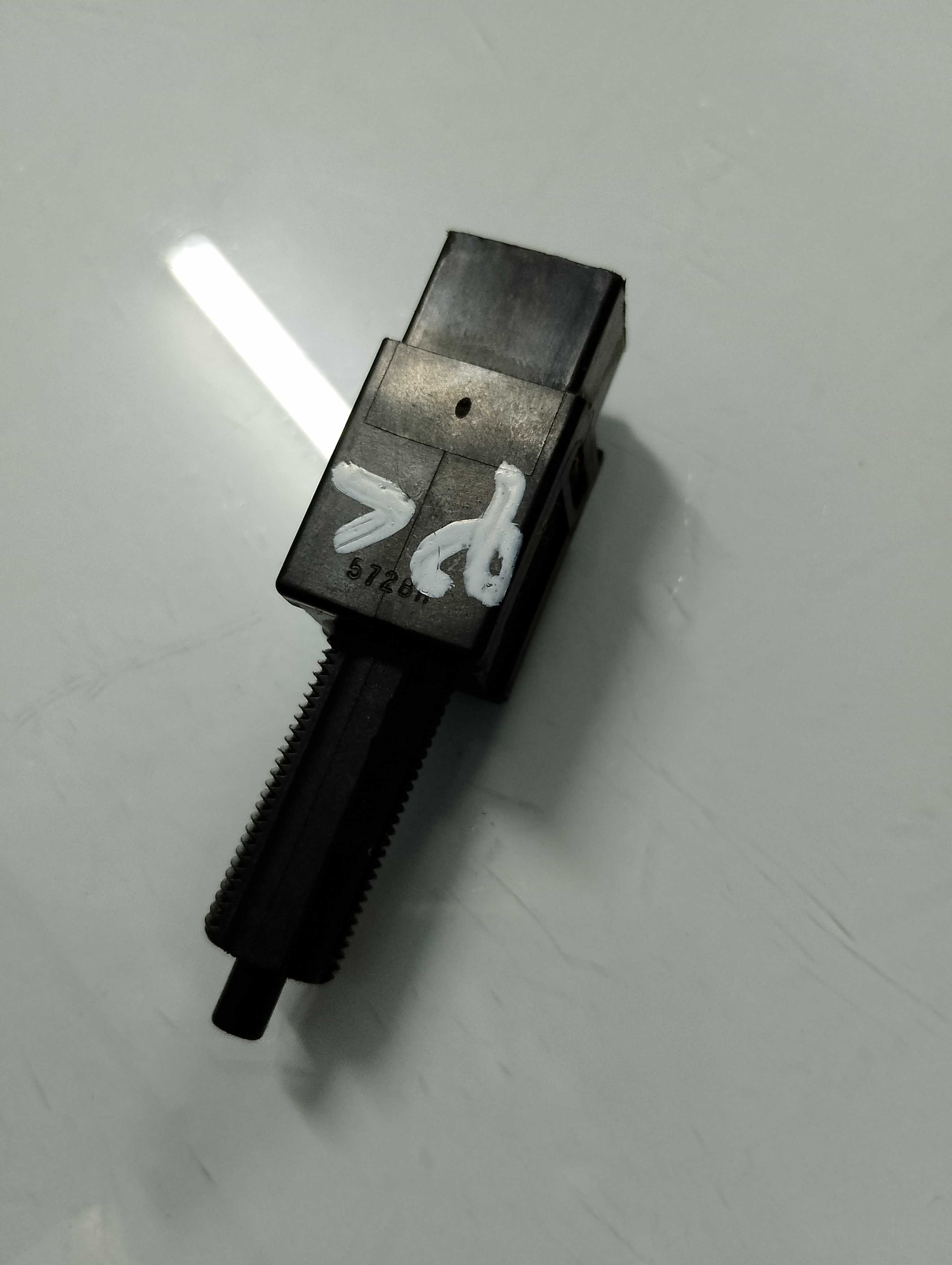 Interruptor Sensor De Freio Nissan March 2016