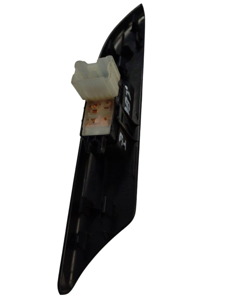 Moldura Botão Vidro Traseiro Elétrico Nissan March 2012/2019 3