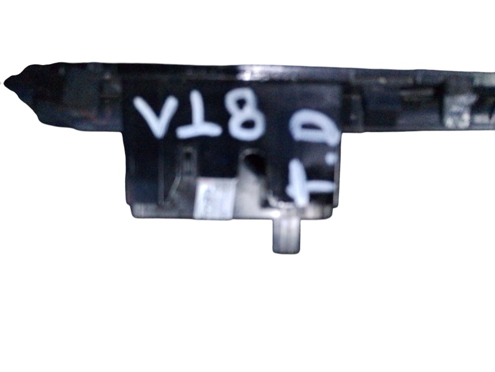 Moldura Botao Vidro Traseiro Direito Yaris Ha Xls 2020 1.5 5