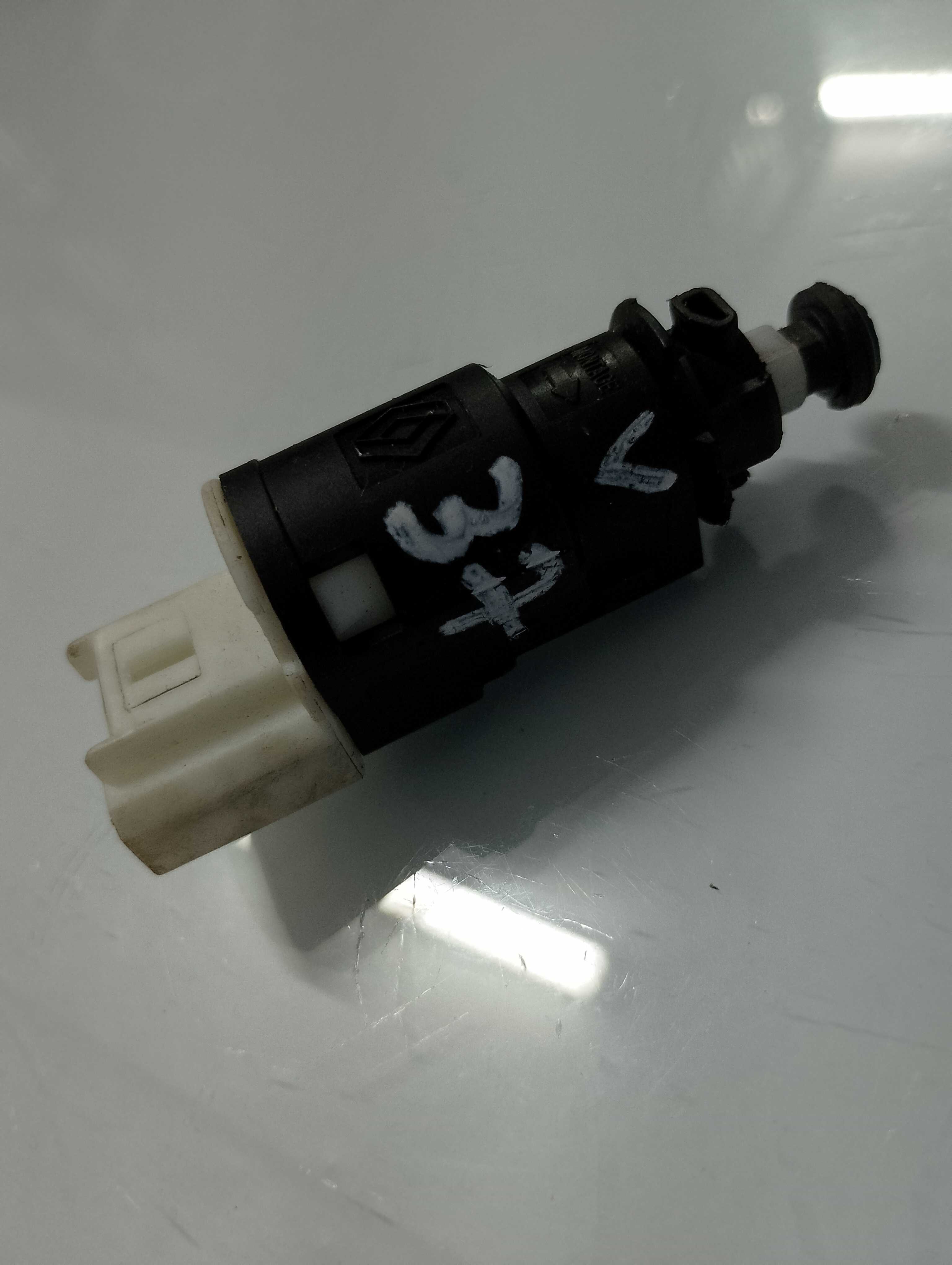 Interruptor Sensor Freio Pedal Luz Renault Kwid 2017 A 2022
