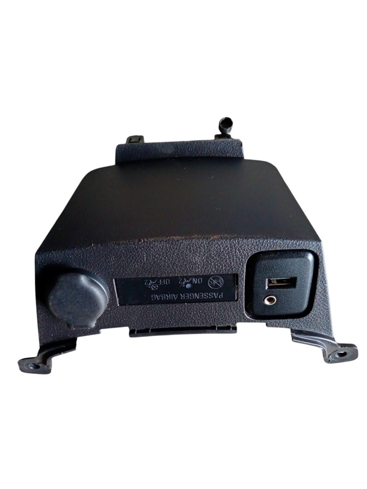 Moldura Usb Acendedor Tracker 2018 1.4