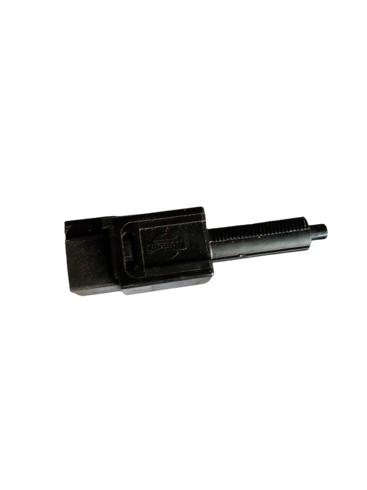 Interruptor Sensor De Freio Pedal Nissan March 2015 1.6
