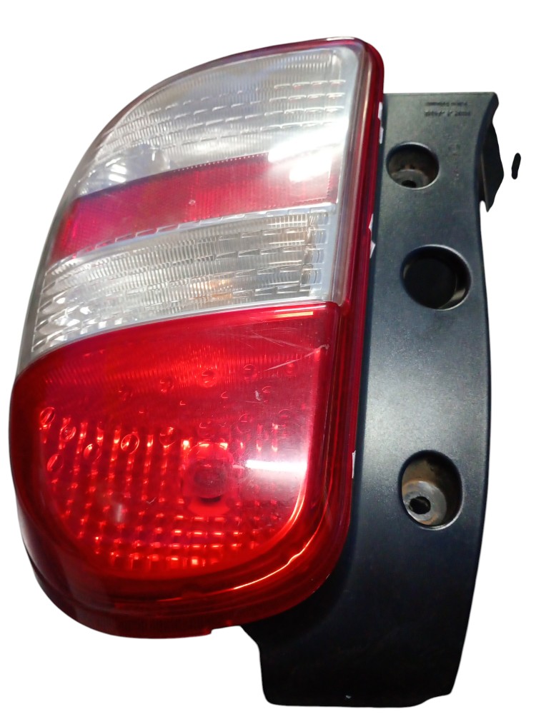 Lanterna Traseira Esquerda Nissan March S Flex 2013 1.6 4cc Esquerdo/motorista