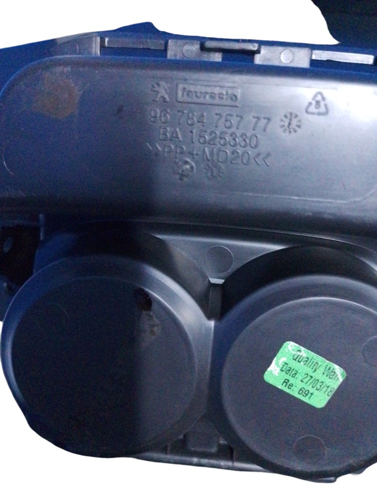 Porta copos moldura console peugeot 208  2008 / 2014 6