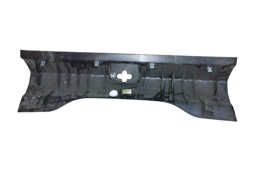 Soleira Interna Porta Malas Tracker 2019