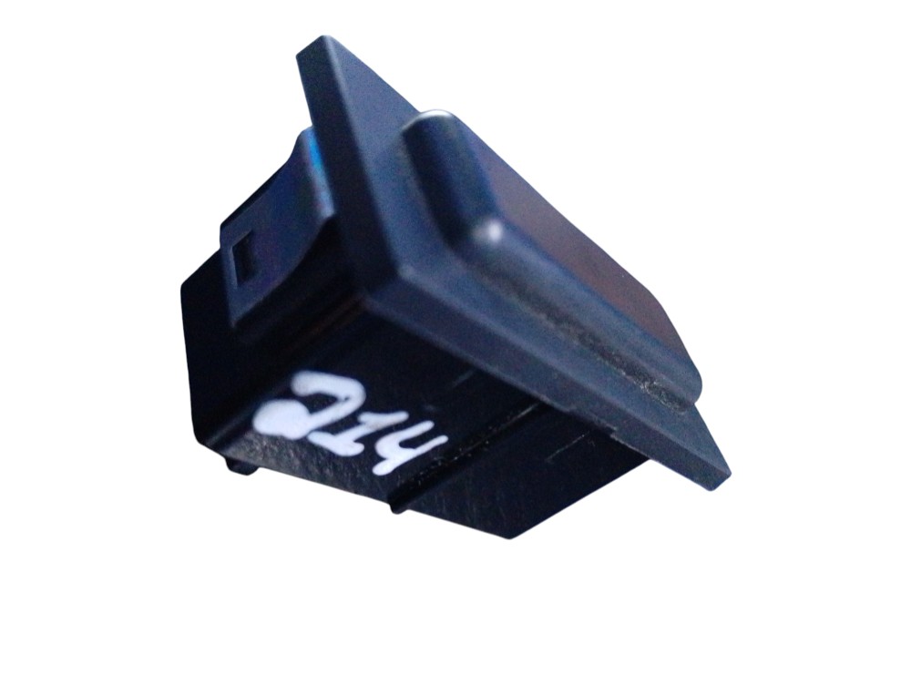 Botão Maçaneta Porta Malas Citroen C3 2023/24 1.0 3cc Preto 3