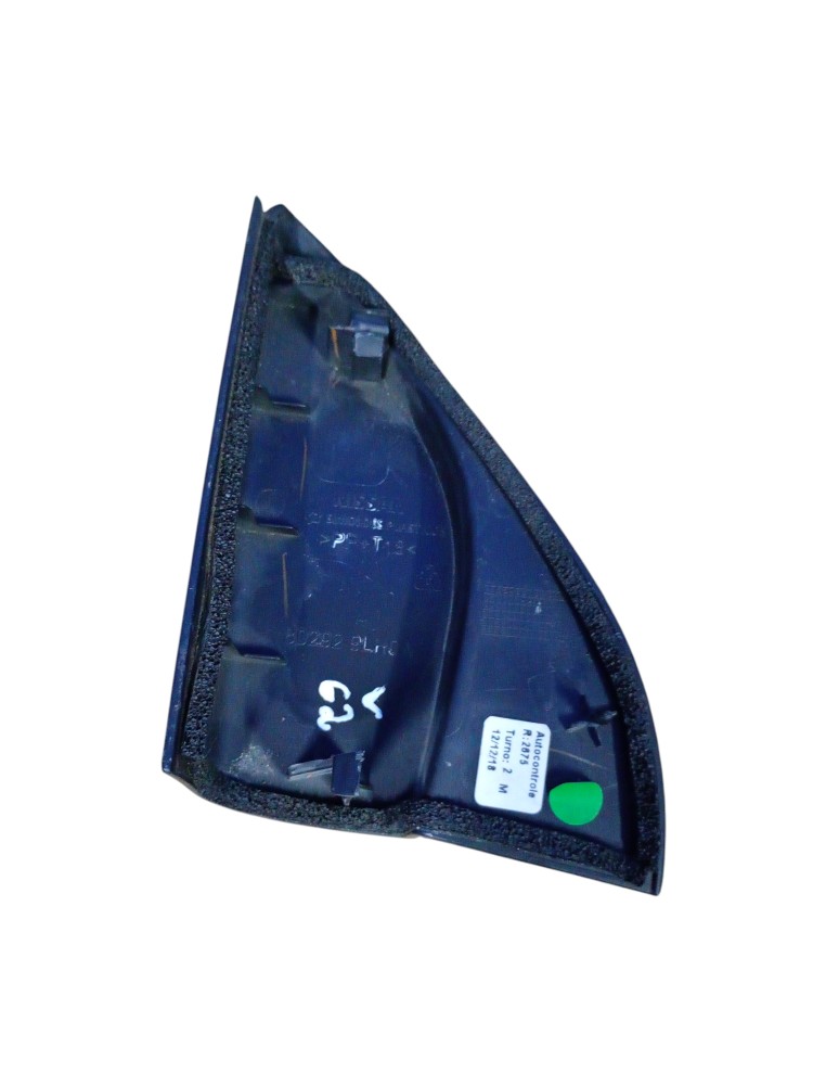 Acabamento Interno Retrovisor Direito Nissan March 2019  Preta 4