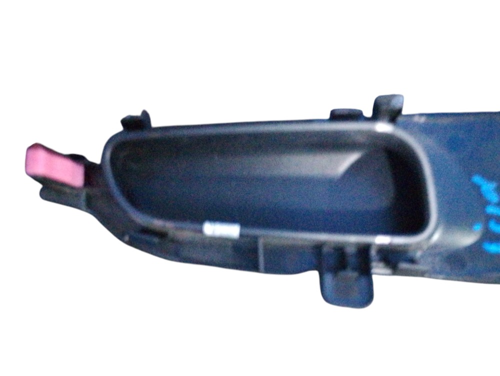 Moldura Botao Vidro Traseiro Direito Yaris Ha Xls 2020 1.5 3
