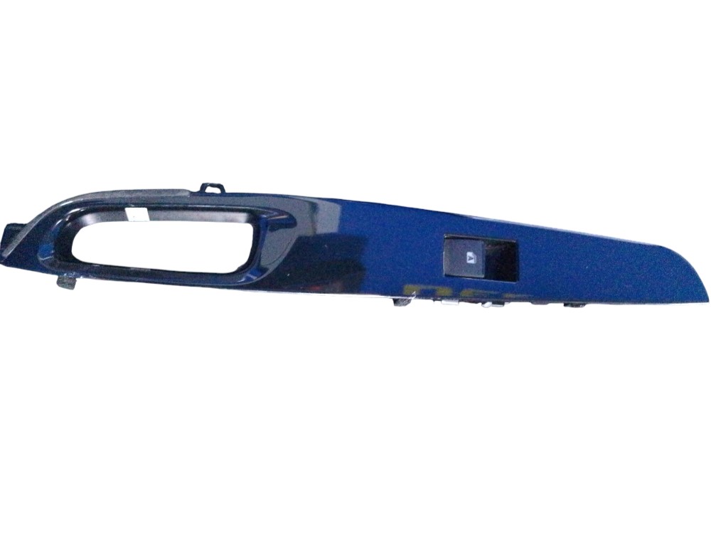 Moldura botao Vidro traseiro Direito yaris ha xls 2020 1.5