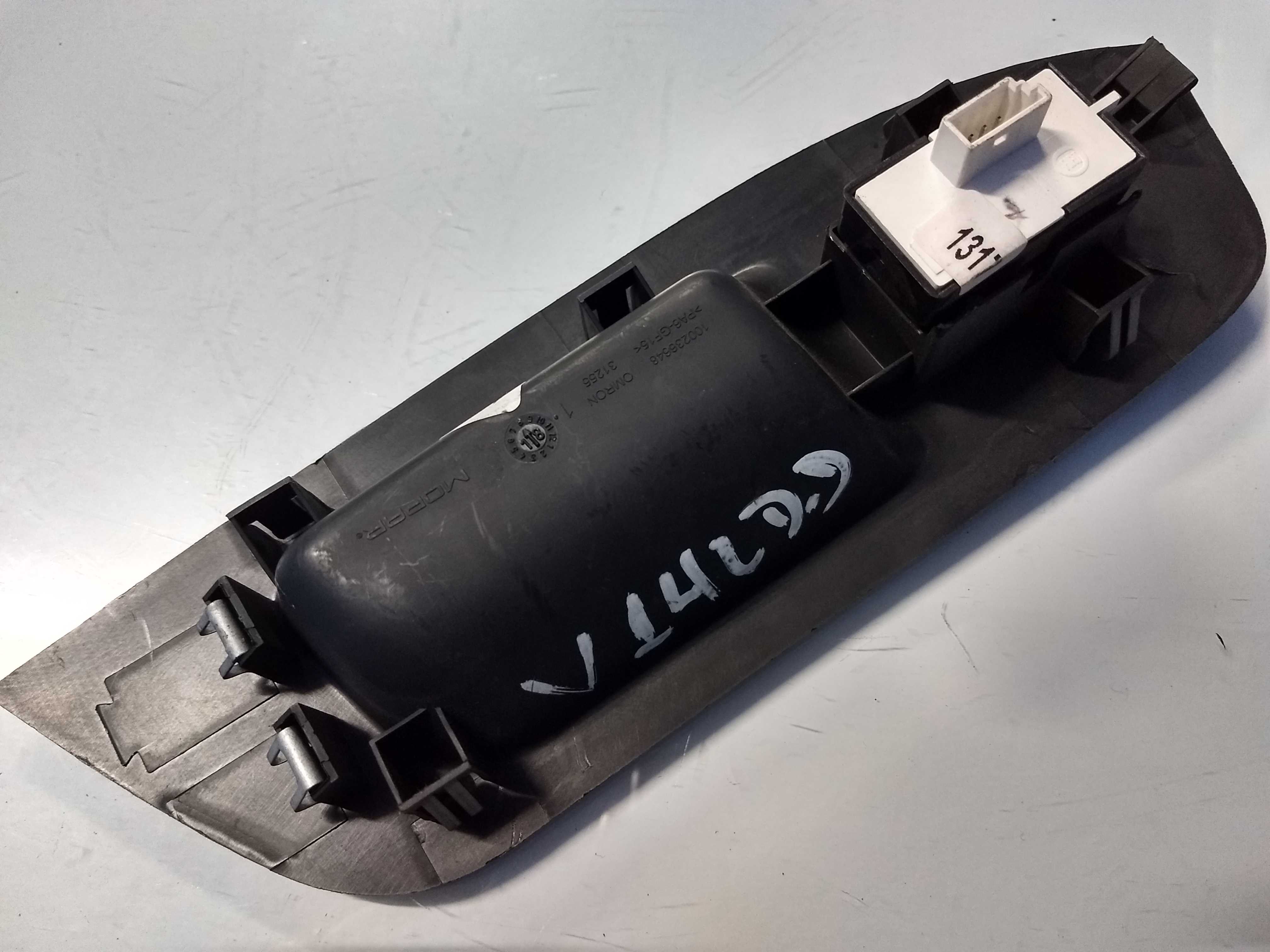 Comando Vidro Elétric Diant Direito  Fiat Argo 2017 A 2019 2
