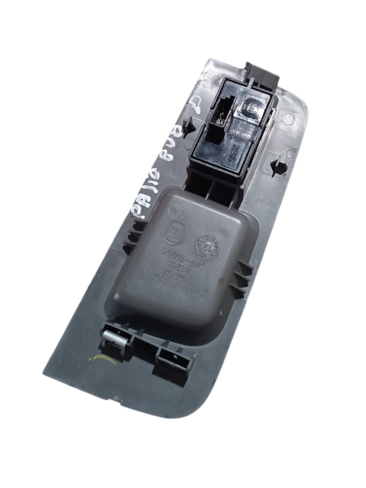 Botão Comando Vidro Dianteiro Direito Fiat Palio Evo 1.0 2