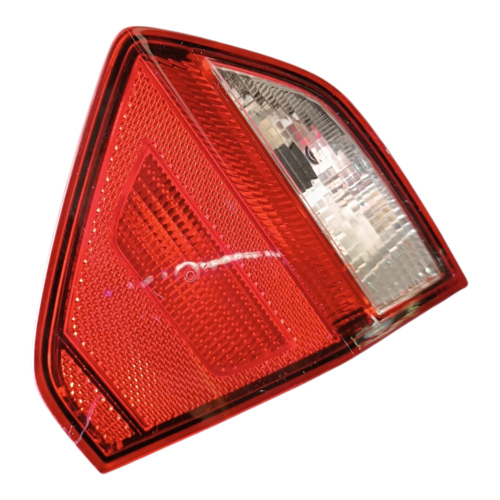 Lanterna Tampa  Traseira Direita Voyage G6 G7 2014  Direito/passageiro Vermelho 5