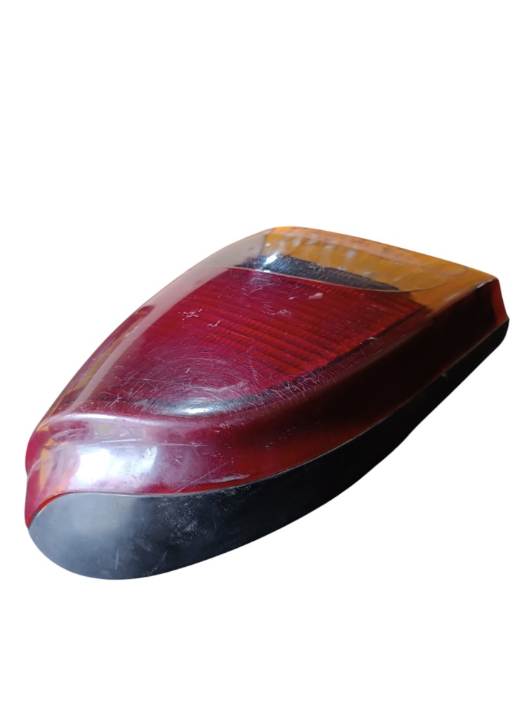 Lanterna Traseiro Direito Volkswagen Gol 377945112 1994 1995 10