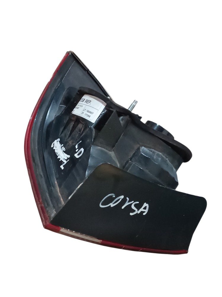 Lanterna Direita Corsa Classic 2012 2014 2015 2016  Direito/passageiro Vermelho 11