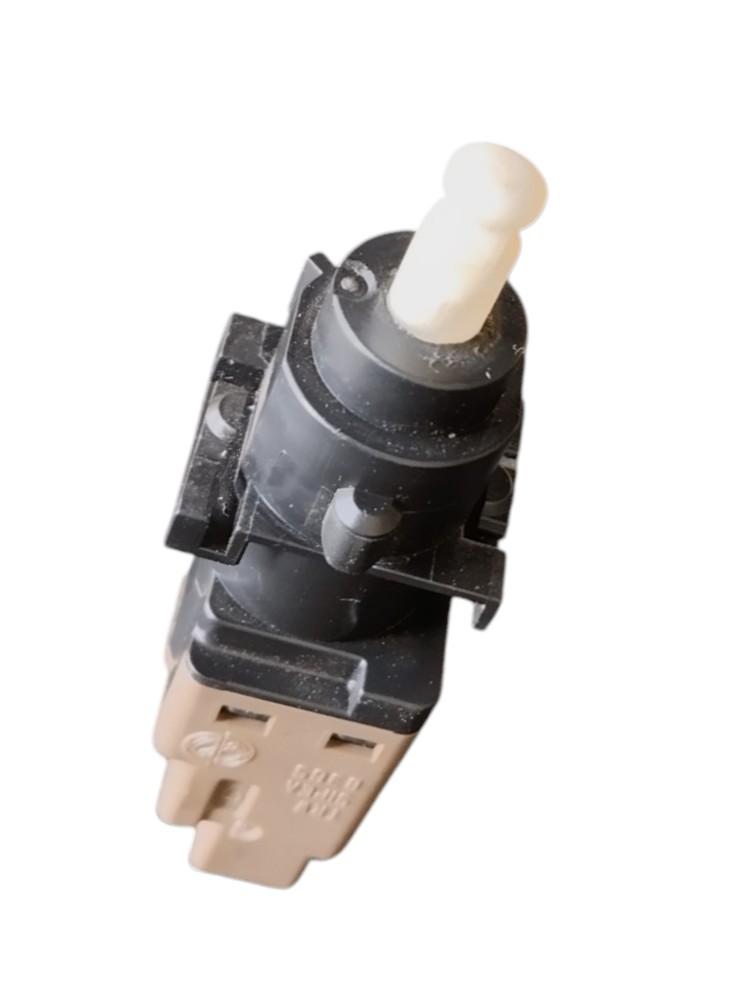 Interruptor Pedal Embreagem 48840511 Palio 2005 2006 2007 8