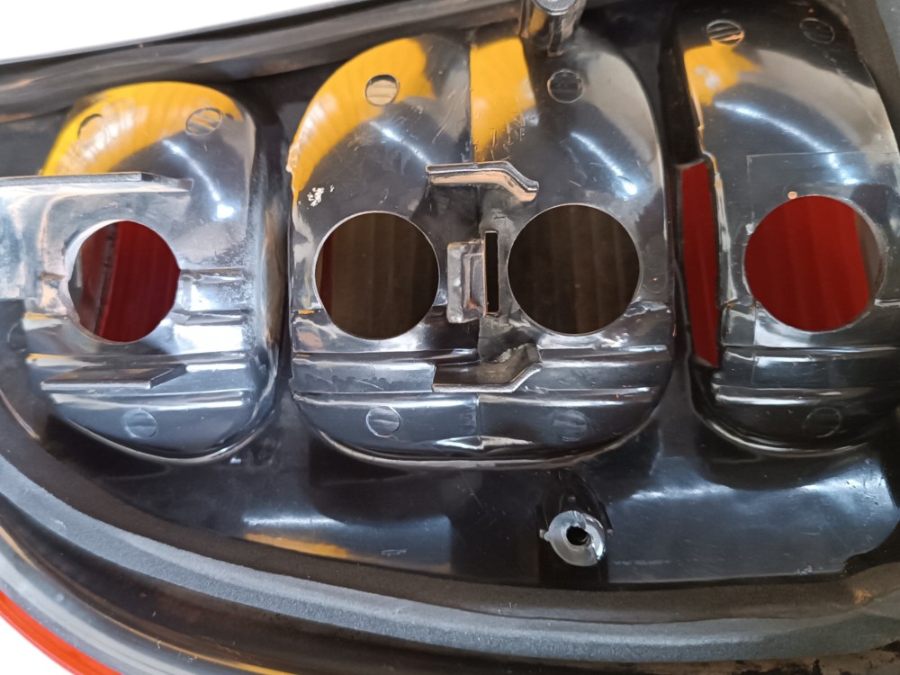 Lanterna Traseira Direita Chevrolet Corsa Super Sedan 2000  Direito/passageiro Vermelha 15