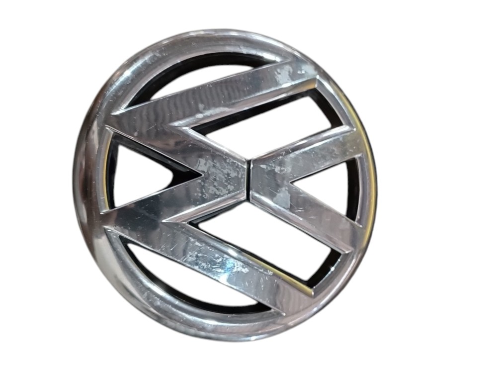 Emblema Grade Dianteiro Volkswagen Fox 1.6 5z0853601 2015  Prata 1
