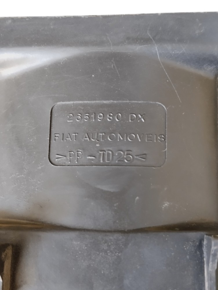 Difusor Ar Painel Lateral Direito 2651980 Uno 2000 2001 2002 4