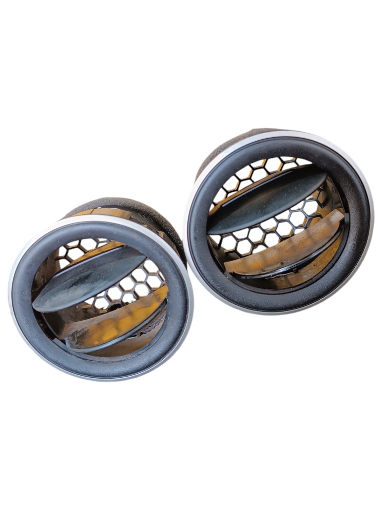 Difusor Ar Lateral Renault Kwid 1.0 687607209r 2018 3