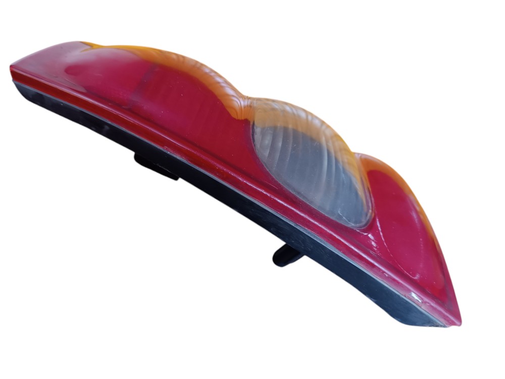 Lanterna Traseira Direita Chevrolet Corsa Super Sedan 2000  Direito/passageiro Vermelha 17