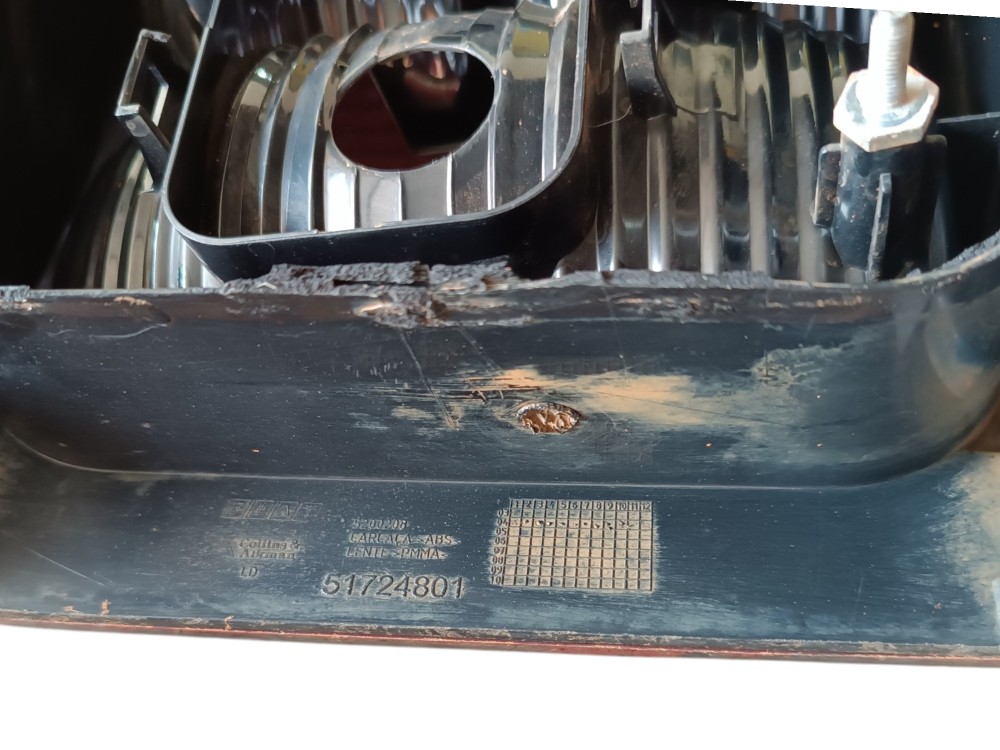 Lanterna Traseira Direita Fiat Uno 1.0 2008 2009 2010 2011 Direito/passageiro Vermelha 5