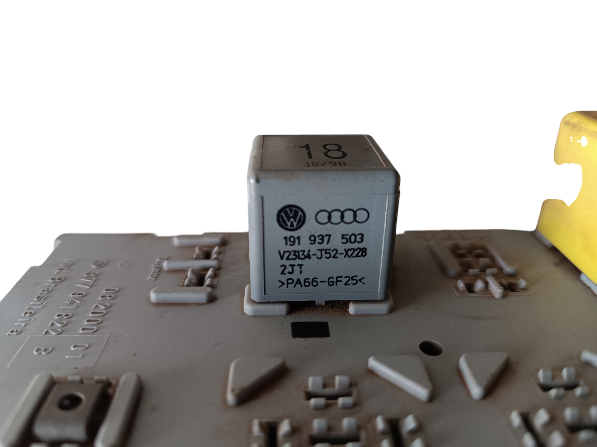 Caixa De Fusível G2 G3 Vw Gol 377941822 1996 97 98 99 00 01 3