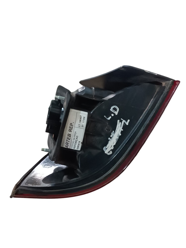 Lanterna Direita Corsa Classic 2012 2014 2015 2016  Direito/passageiro Vermelho 9