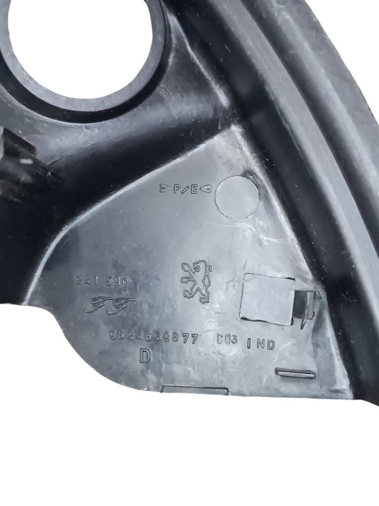 Acabamento Retrovisor Interno Direito Peugeot 206 2000/2012 9