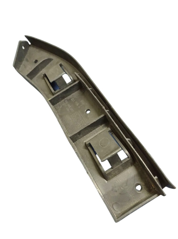 Guia Suporte Parachoque Dianteiro L/d Vw Polo 2002 A 2009 2