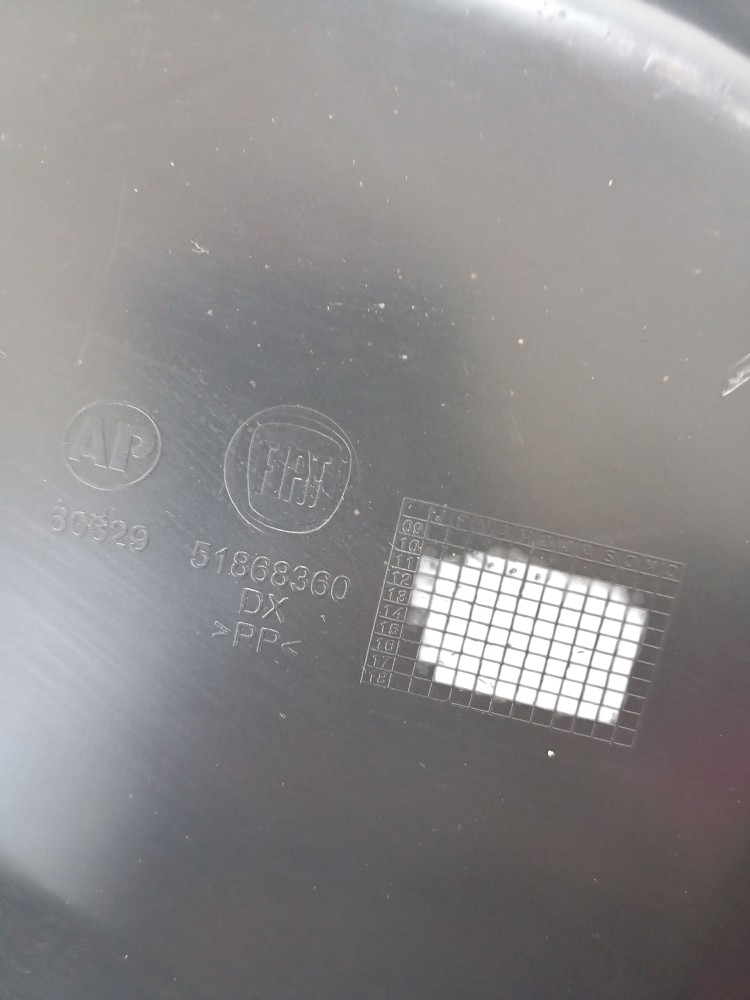 Para-barro Traseiro Lado Direito Fiat Uno 2011 4
