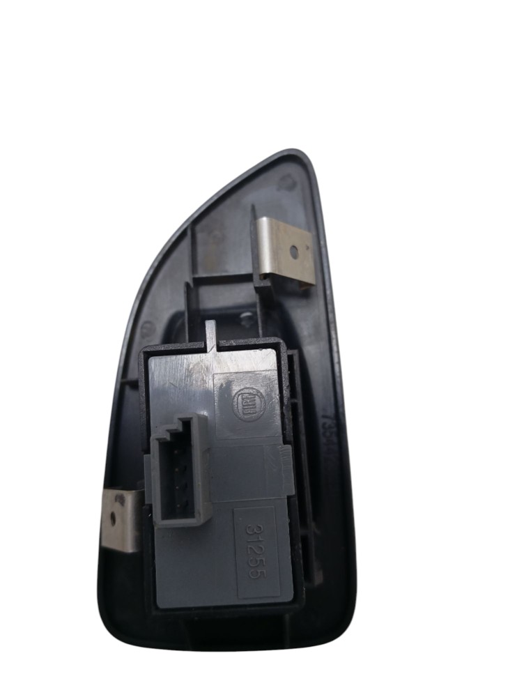 Botão Vidro Elétrico Traseiro Direito Fiat Punto 2009 A 2013